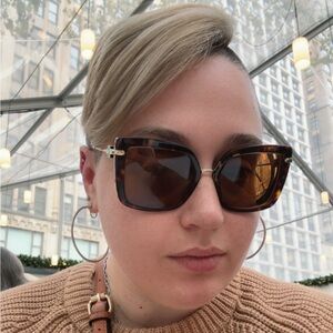 Meet your Posher, Staci